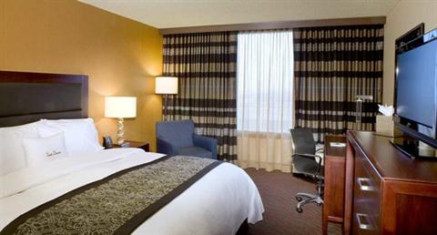 фото отеля Doubletree Cleveland Downtown / Lakeside