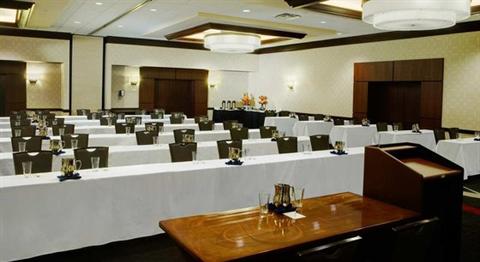 фото отеля Doubletree Cleveland Downtown / Lakeside