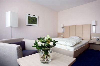 фото отеля Kurparkhotel Bad Wilhelmshohe