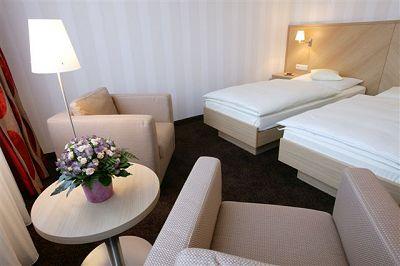 фото отеля Kurparkhotel Bad Wilhelmshohe