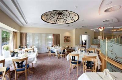 фото отеля Kurparkhotel Bad Wilhelmshohe