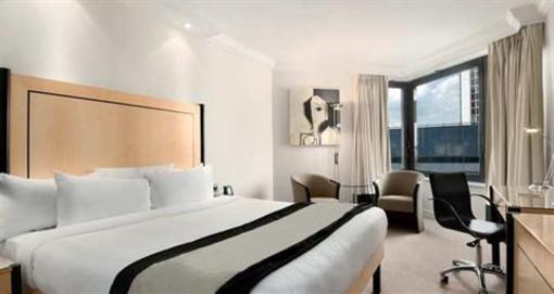 фото отеля Hilton London Metropole
