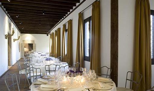 фото отеля Palacio de Montarco