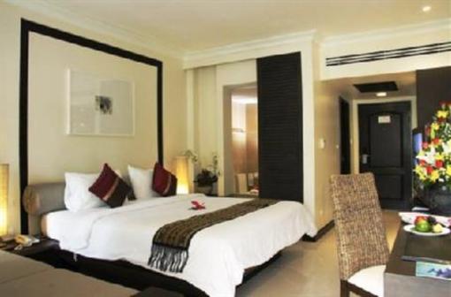 фото отеля Thara Patong Beach Resort & Spa