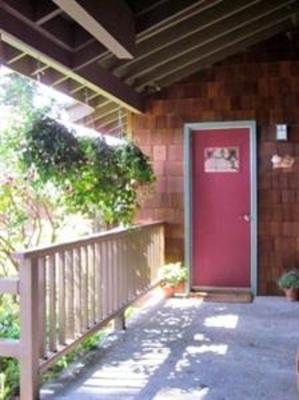 фото отеля Soundview Cottage B&B