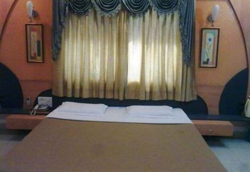 фото отеля Hotel Dwarka Residency