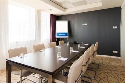 фото отеля Holiday Inn Express Arnhem