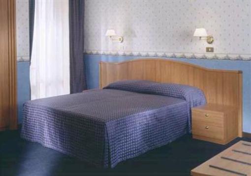 фото отеля Denardis Hotel