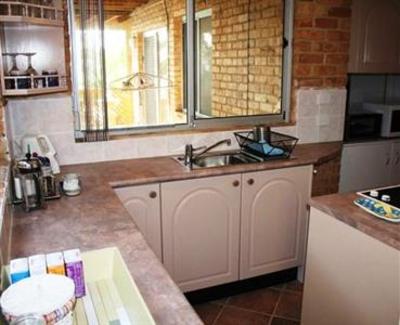 фото отеля Lake House Bed and Breakfast Mannering Park