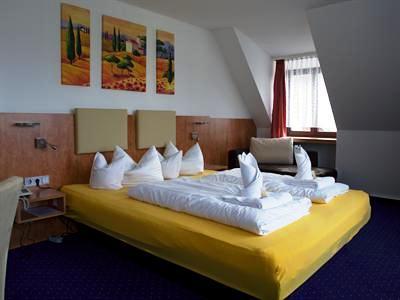 фото отеля Hotel Hembacher Hof Rednitzhembach