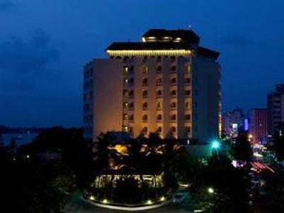 фото отеля The Gateway Hotel Marine Drive Ernakulam