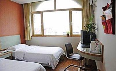 фото отеля Joy Inn Qingdao Taidong