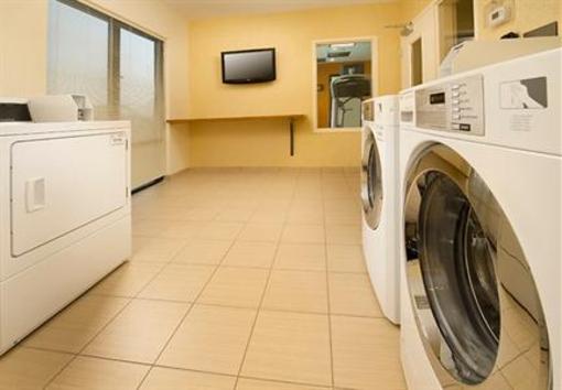 фото отеля TownePlace Suites Eagle Pass