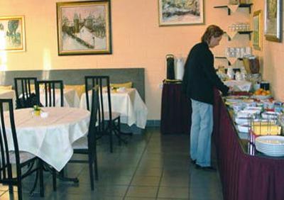 фото отеля Cafe Galerie Hotel