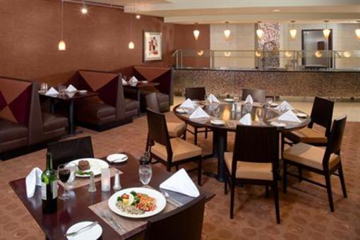 фото отеля Crowne Plaza Hotel St Paul - Riverfront