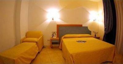 фото отеля Cala Longa Hotel Club Montauro