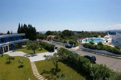 фото отеля Cala Longa Hotel Club Montauro