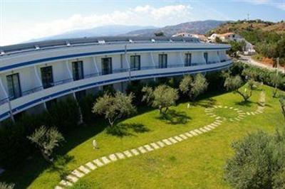 фото отеля Cala Longa Hotel Club Montauro