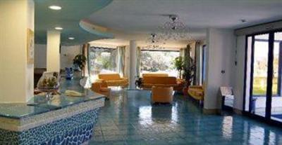 фото отеля Cala Longa Hotel Club Montauro