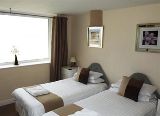 фото отеля Balmoral Guest House Morecambe