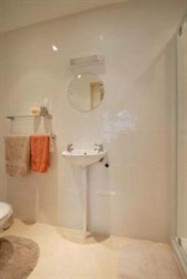 фото отеля Sandra's Guest House