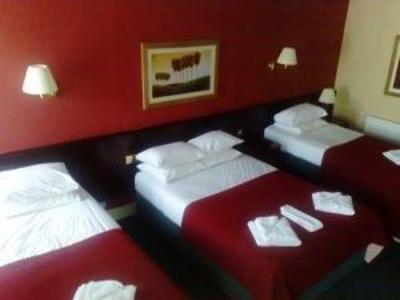 фото отеля The Kings Arms Hotel Bicester