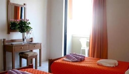 фото отеля Golden Coast Apartments