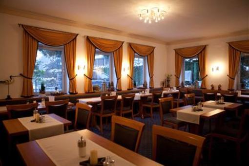 фото отеля Hotel Vier Jahreszeiten