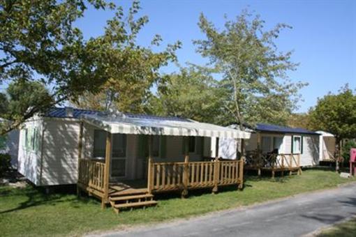 фото отеля Camping Les Catalpas Bungalows Saint-Georges-de-Didonne