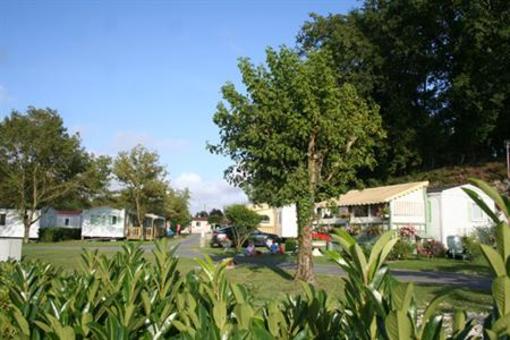 фото отеля Camping Les Catalpas Bungalows Saint-Georges-de-Didonne