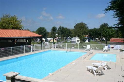фото отеля Camping Les Catalpas Bungalows Saint-Georges-de-Didonne