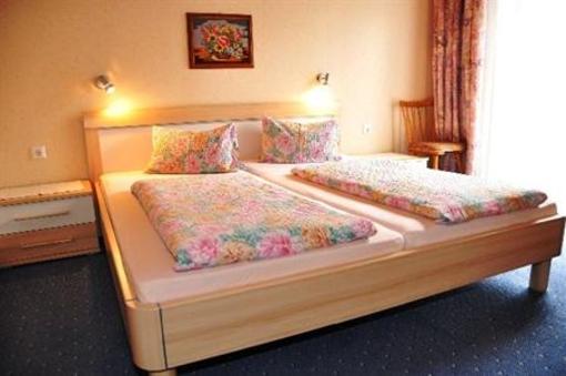 фото отеля Ferienhauser Waldruh Tannenheim Inge Pension