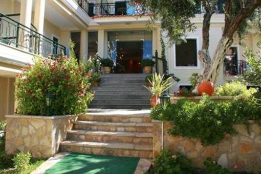 фото отеля Loukas Hotel & Apartments