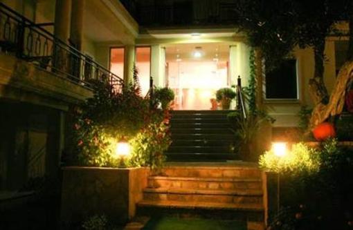 фото отеля Loukas Hotel & Apartments