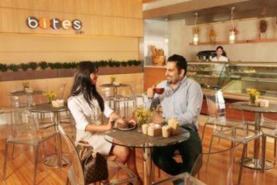 фото отеля Ruby Living Courts Apartments Sharjah