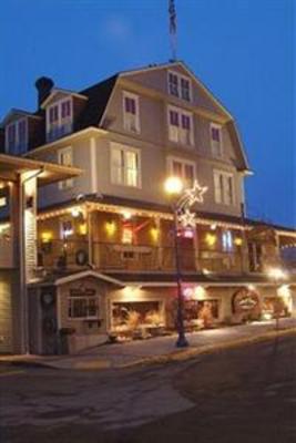 фото отеля Campbell's Resort on Lake Chelan