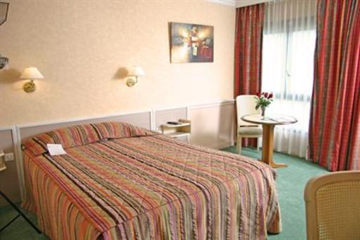 фото отеля Hotel Ibis Lyon Est Beynost A42