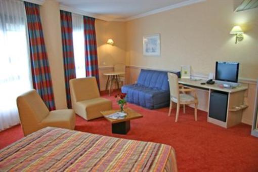 фото отеля Hotel Ibis Lyon Est Beynost A42