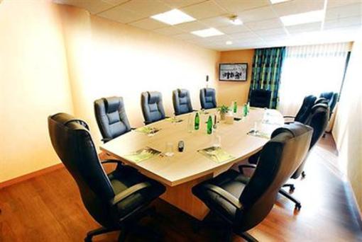 фото отеля Hotel Ibis Lyon Est Beynost A42