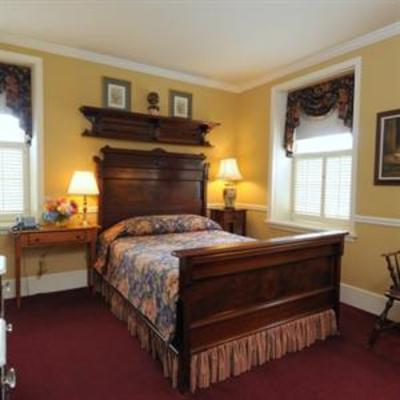 фото отеля Logan Inn