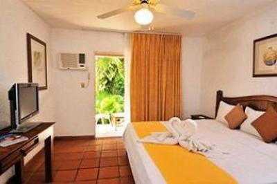 фото отеля Tukan Hotel & Beach Club Playa Del Carmen