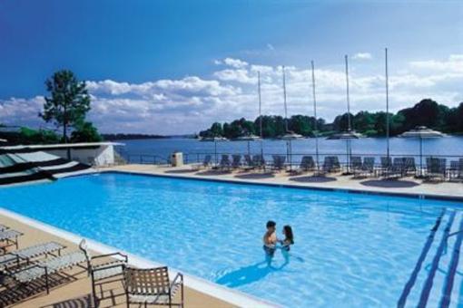 фото отеля The Tides Inn