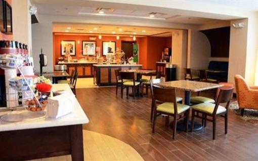 фото отеля Hampton Inn Clinton