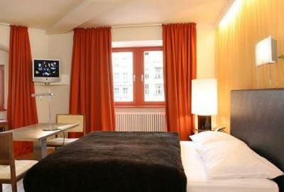 фото отеля Adele Hotel