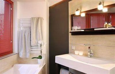 фото отеля Adele Hotel