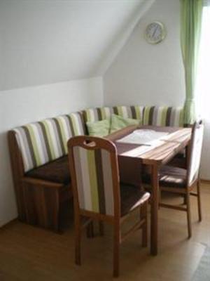 фото отеля Fruhstuckspension Appartement Liebmann