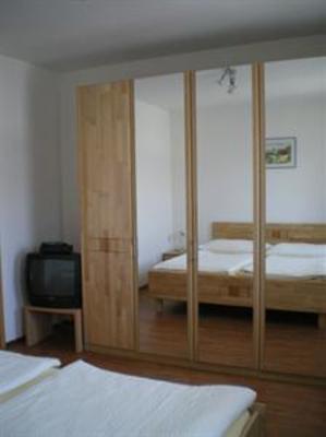 фото отеля Fruhstuckspension Appartement Liebmann
