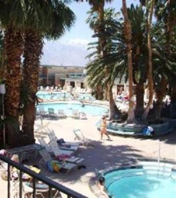 фото отеля Desert Hot Springs Spa Hotel