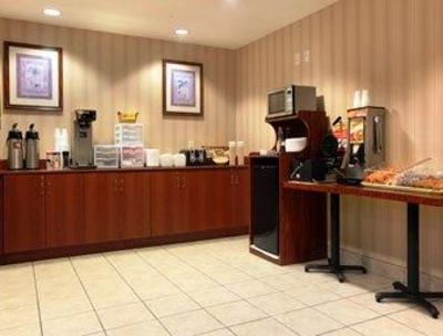 фото отеля Microtel Inn & Suites Brunswick South