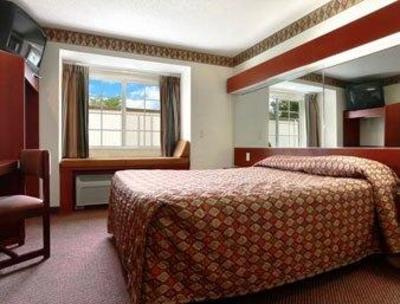 фото отеля Microtel Inn & Suites Brunswick South